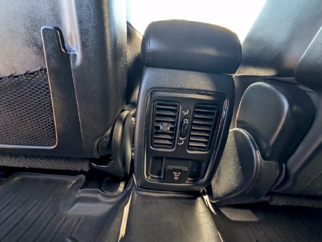 Used 2020 Jeep Grand Cherokee Altitude AWD/4WD image 14