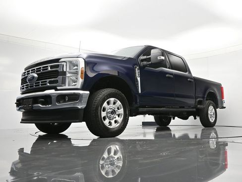 Certified 2024 Ford F250 XLT w/ FX4 Off-Road Package image 35