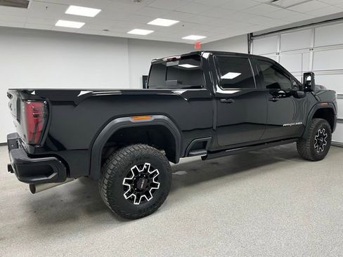 Used 2024 GMC Sierra 2500 AT4X AWD/4WD image 18