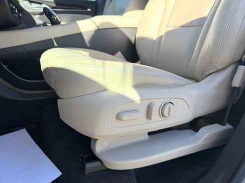 Used 2020 Buick Enclave Essence w/ Sound and Sites Package image 9