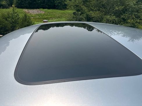 Used 2018 Honda Accord Touring image 9