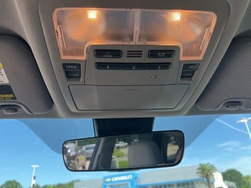 Used 2019 Toyota Highlander XLE FWD image 27