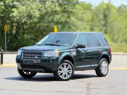 Used 2010 Land Rover LR2 HSE AWD/4WD image 2
