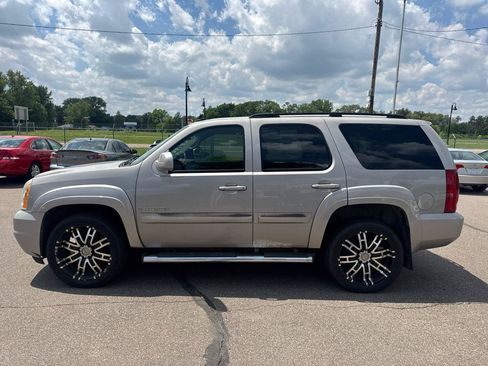 Used 2007 GMC Yukon SLE AWD/4WD image 8