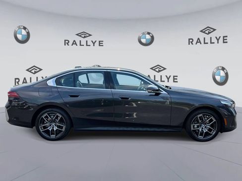 Used 2026 BMW 530i xDrive w/ Premium Package AWD/4WD image 4