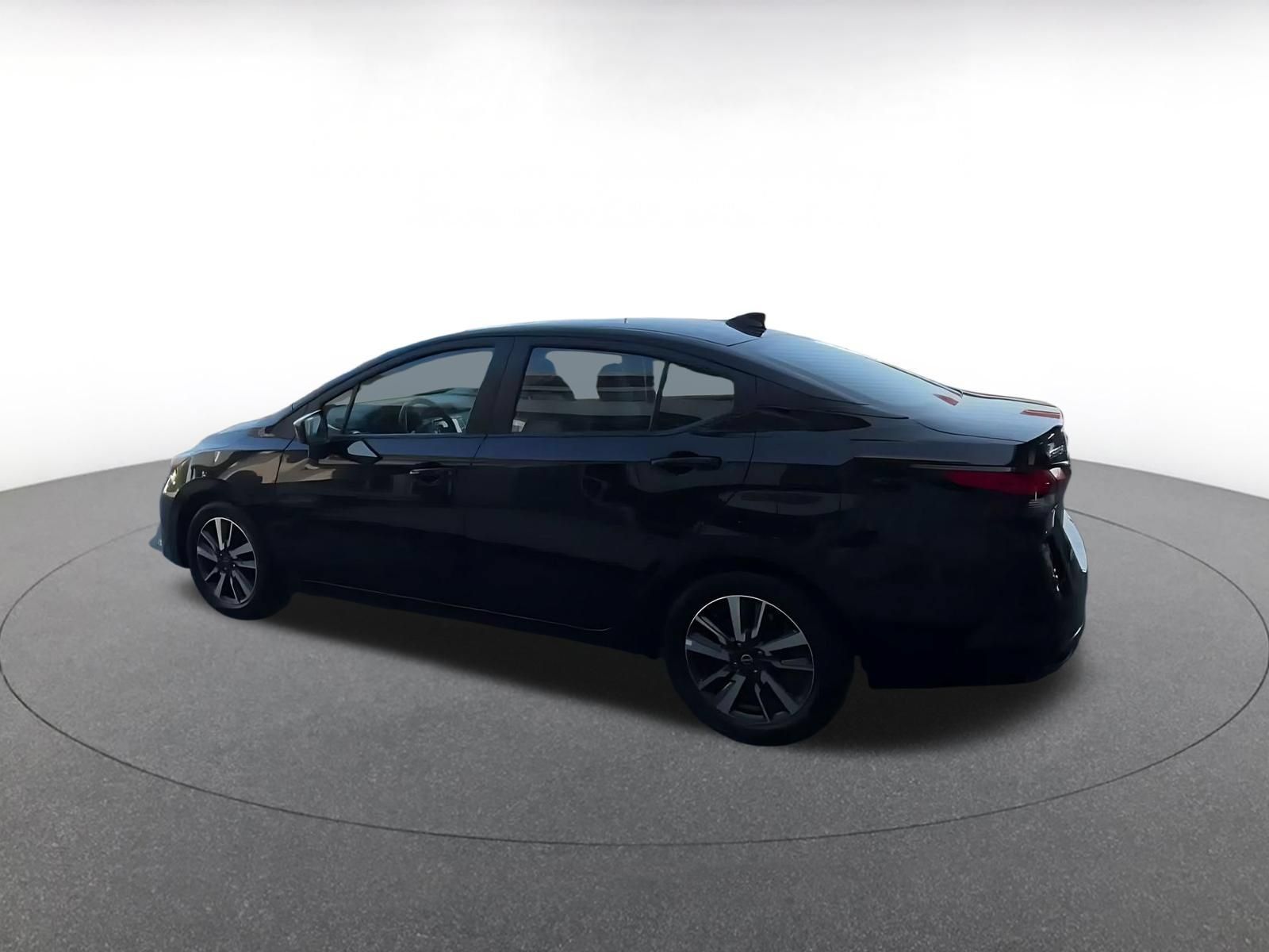 Used 2025 Nissan Versa SV FWD image 9