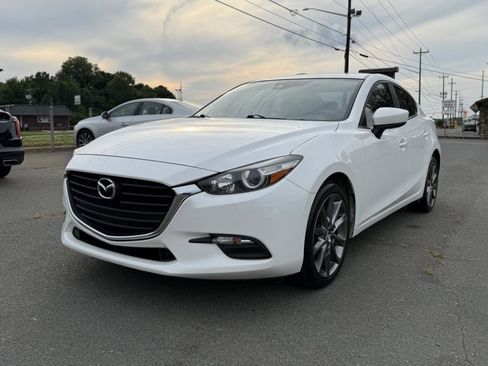 Used 2018 MAZDA MAZDA3 Touring FWD image 3