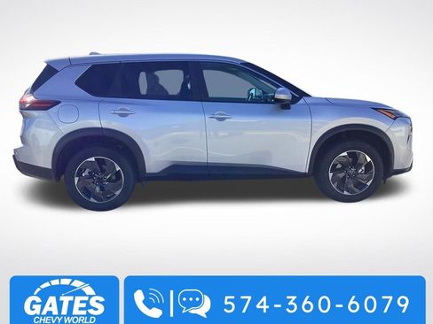 Used 2025 Nissan Rogue SV AWD/4WD image 10