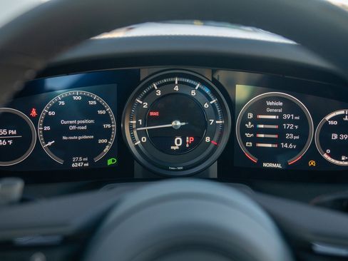 Used 2017 Porsche 911 Carrera image 14