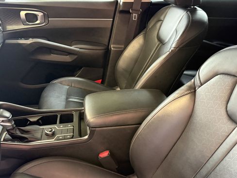 Used 2022 Kia Sorento S w/ Panoramic Sunroof Package FWD image 19