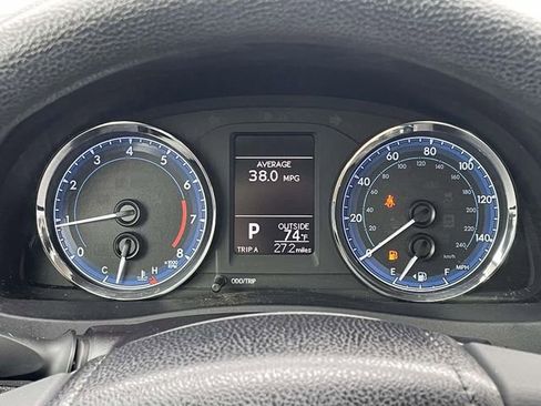 Used 2019 Toyota Corolla LE FWD image 18