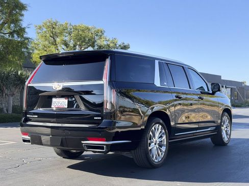 Used 2023 Cadillac Escalade ESV Premium Luxury w/ Performance Package AWD/4WD image 4