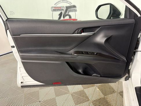 Used 2023 Toyota Camry SE image 10