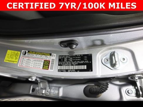 Used 2023 Toyota Highlander XLE image 28