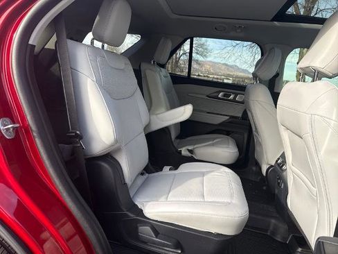 Certified 2025 Ford Explorer Platinum w/ Ultimate Package image 29