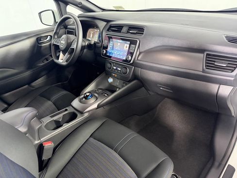 Used 2025 Nissan Leaf S FWD image 14
