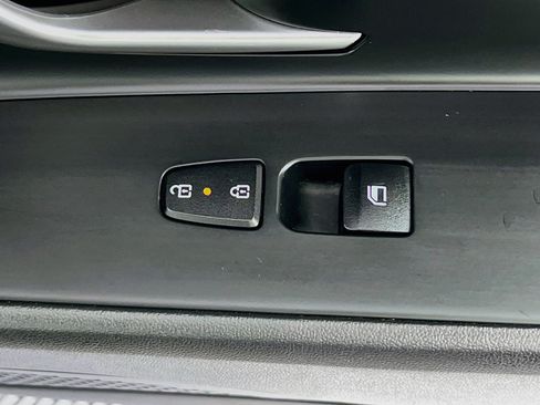 Used 2024 Hyundai Elantra Limited FWD image 31
