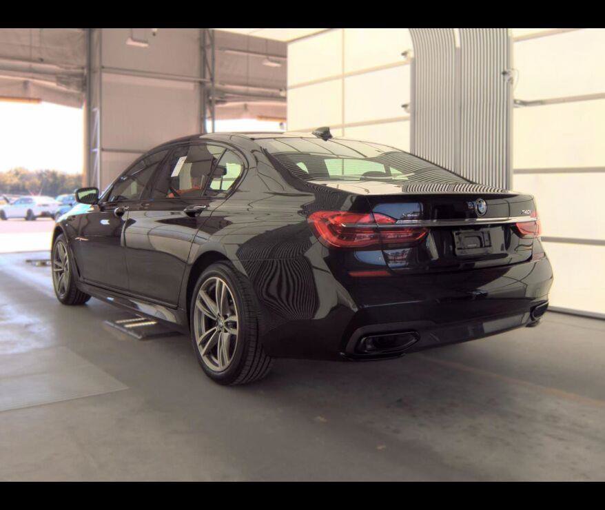 Used 2019 BMW 740i xDrive w/ M Sport Package AWD/4WD image 11