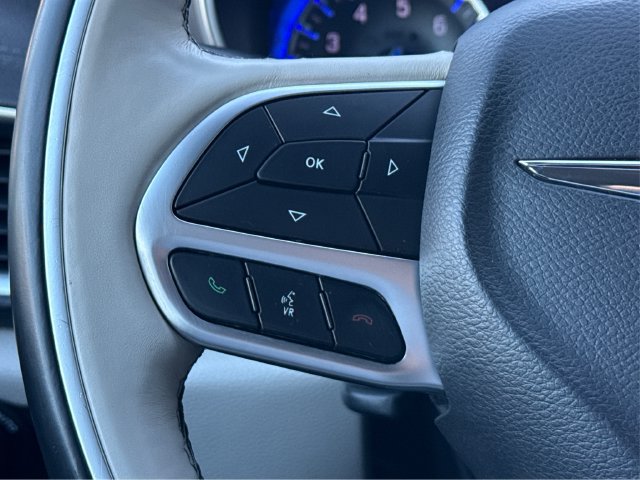 Used 2018 Chrysler Pacifica Limited w/ Advanced Safetytec Group FWD image 35