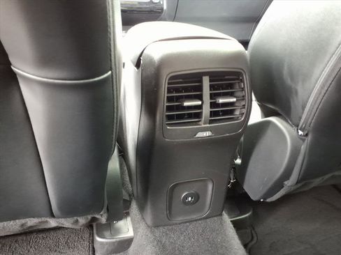 Used 2025 Ford Escape Platinum AWD/4WD image 27