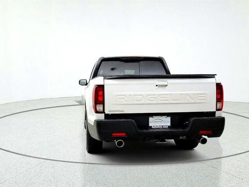 Used 2025 Honda Ridgeline Black Edition image 6