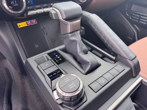 New 2026 Toyota 4Runner Limited AWD/4WD image 15