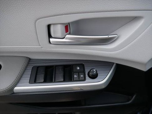 Certified 2025 Toyota Sienna XLE FWD image 14