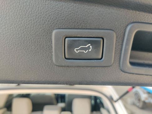 Used 2014 Subaru Forester 2.5i Limited AWD/4WD image 16