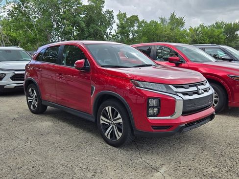 Used 2025 Mitsubishi Outlander Sport SE AWD/4WD image 3