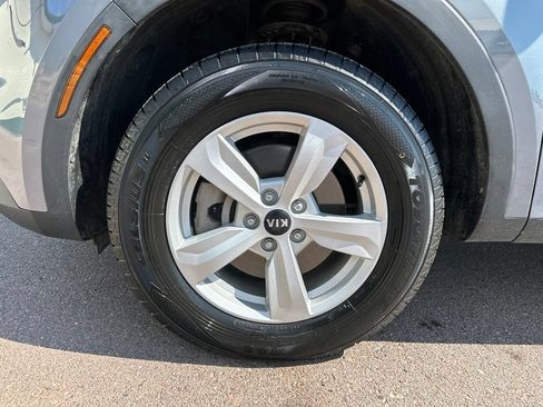 Used 2021 Kia Sorento LX AWD/4WD image 41