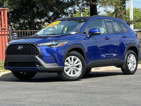 Used 2022 Toyota Corolla Cross LE image 9