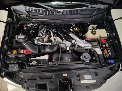 Used 2018 Ford F250 Lariat w/ Lariat Ultimate Package image 3