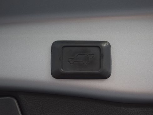Used 2021 Toyota RAV4 XLE Premium AWD/4WD image 12
