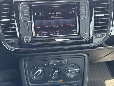 Used 2018 Volkswagen Beetle 2.0T S image 8