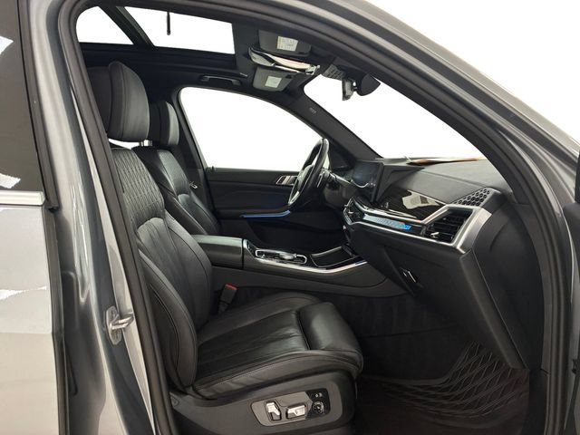 Used 2025 BMW X5 xDrive50e AWD/4WD image 14