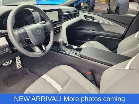 Used 2025 Toyota Camry SE FWD image 10