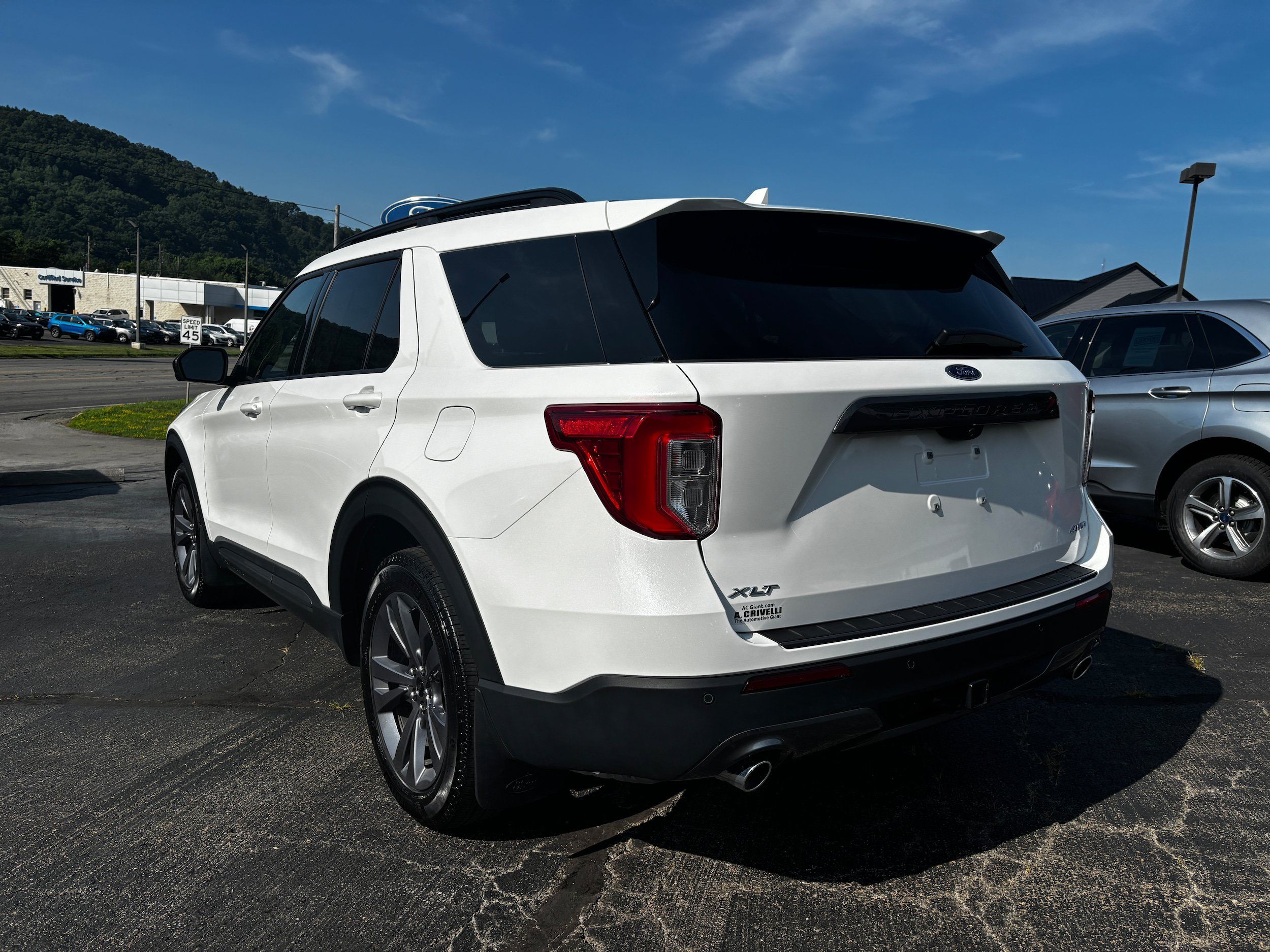 Used 2024 Ford Explorer XLT w/ Equipment Group 202A AWD/4WD image 6