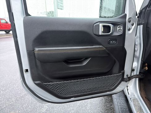 Used 2024 Jeep Wrangler Sahara w/ Technology Group image 11