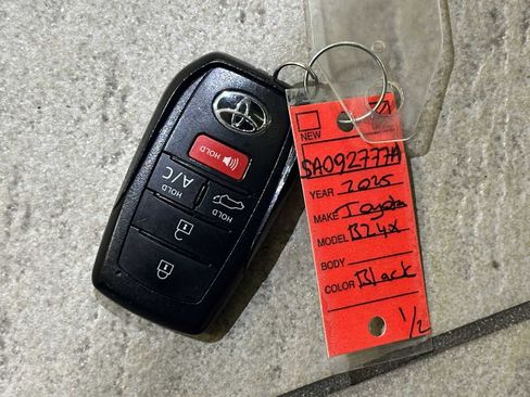 Certified 2025 Toyota bZ4X AWD image 31