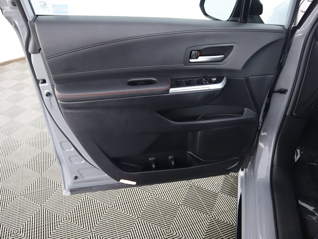 Used 2025 Toyota Sienna XSE FWD image 24