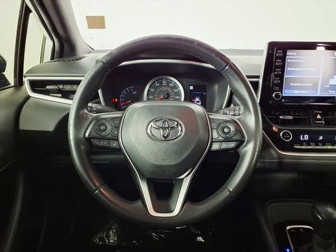 Used 2020 Toyota Corolla Hatchback image 15