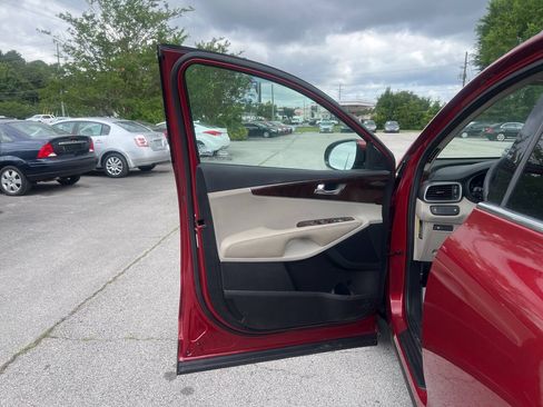 Used 2016 Kia Sorento FWD image 10
