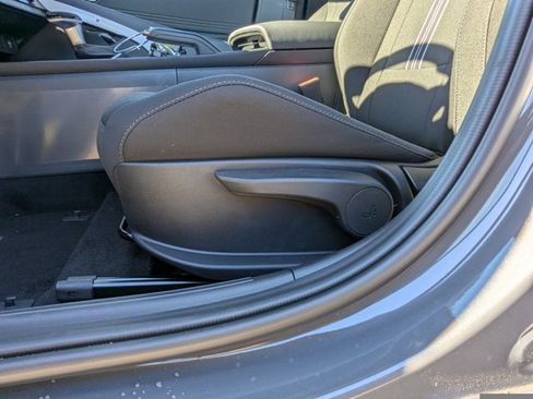 Used 2025 Hyundai Elantra Sport image 5