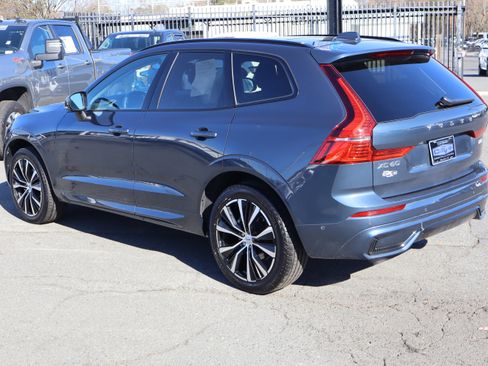 Used 2025 Volvo XC60 B5 Plus image 8