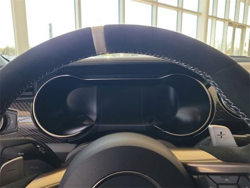 Used 2020 Ford Mustang Shelby GT500 w/ Carbon Fiber Track Pack image 23