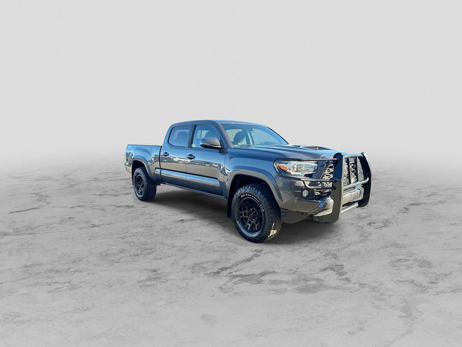 Used 2020 Toyota Tacoma TRD Sport AWD/4WD image 2