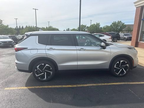 Used 2022 Mitsubishi Outlander SE AWD/4WD image 14