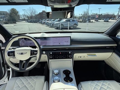 Used 2025 Genesis GV80 3.5T Prestige image 3