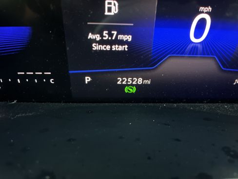 Certified 2024 Volkswagen Taos SE w/ Panoramic Sunroof Package FWD image 18
