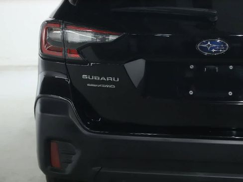 Used 2022 Subaru Outback Premium image 42